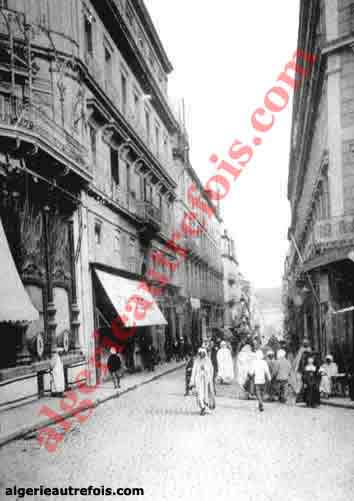 Constantine - une rue en 1920